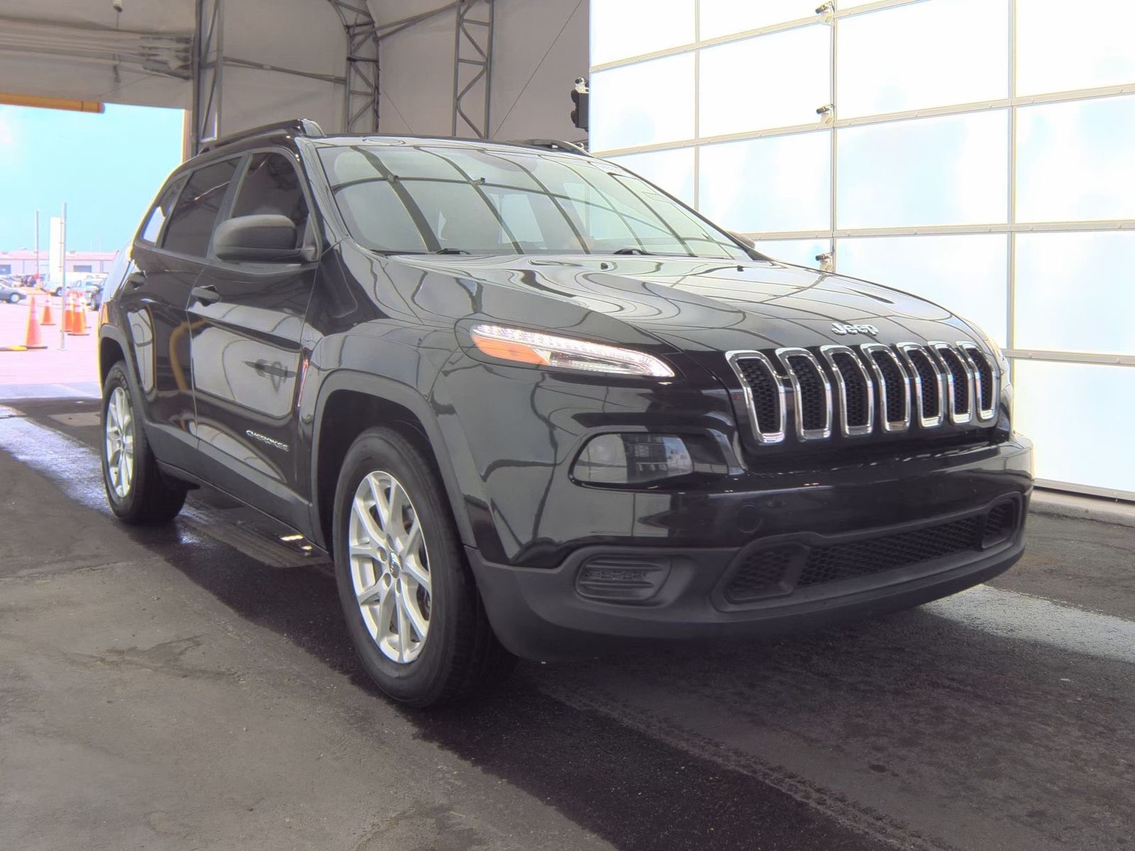 2015 Jeep Cherokee Sport's photo