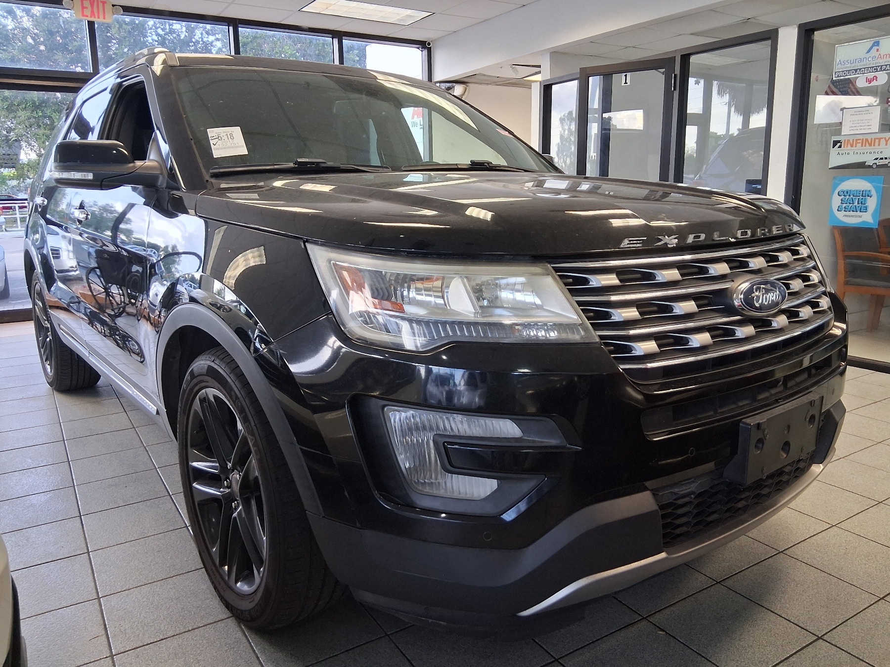 2017 Ford Explorer Limited's photo