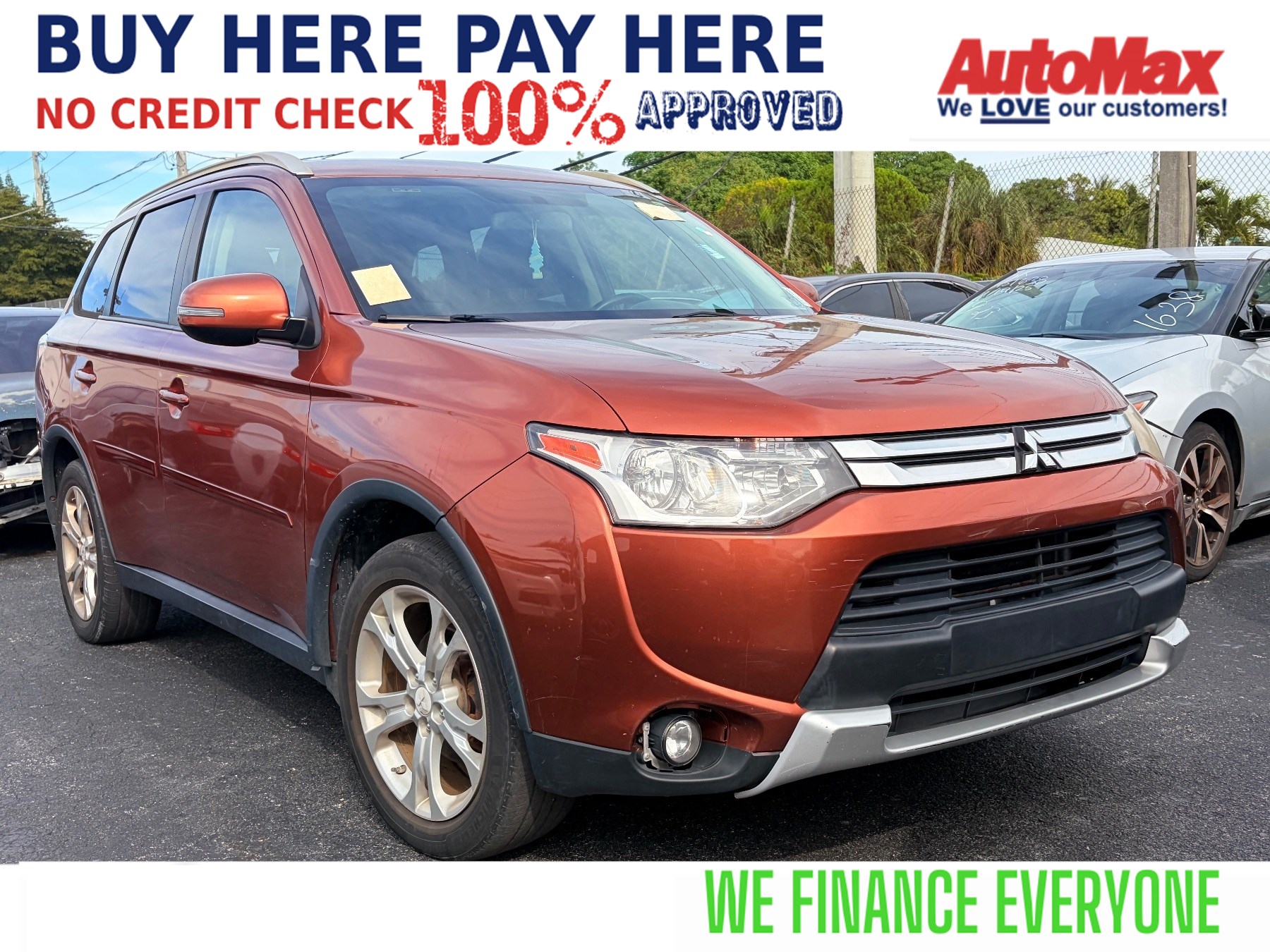 2015 Mitsubishi Outlander SE's photo