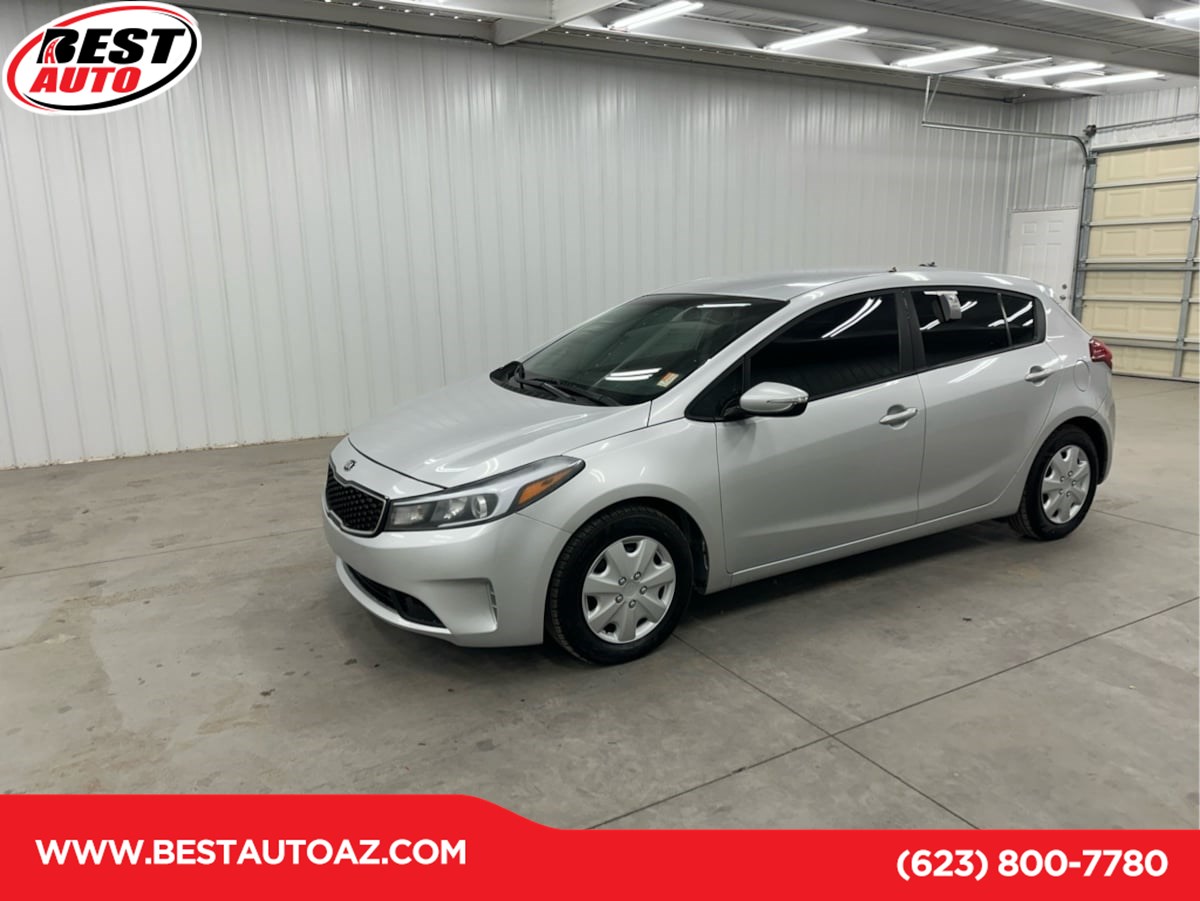 2017 Kia Forte5 LX's photo