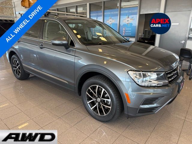 2021 Volkswagen Tiguan SE's photo