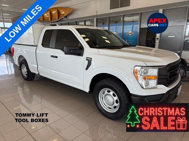 2022 Ford F-150 XL's photo