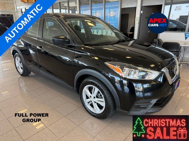 2020 Nissan Kicks S's photo