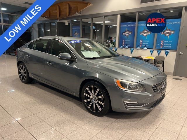 2017 Volvo S60 T5 Inscription Platinum's photo