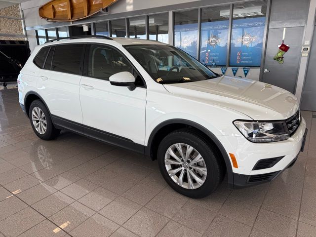 2020 Volkswagen Tiguan S's photo