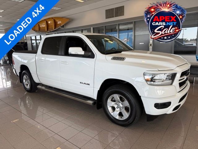 2020 RAM 1500 Big Horn/Lone Star 4x4 Crew Cab 5'7's photo