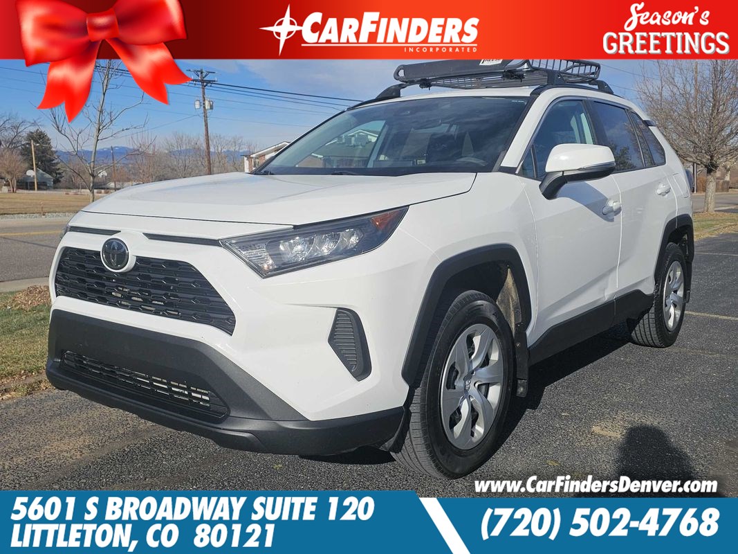 2021 Toyota RAV4 LE's photo