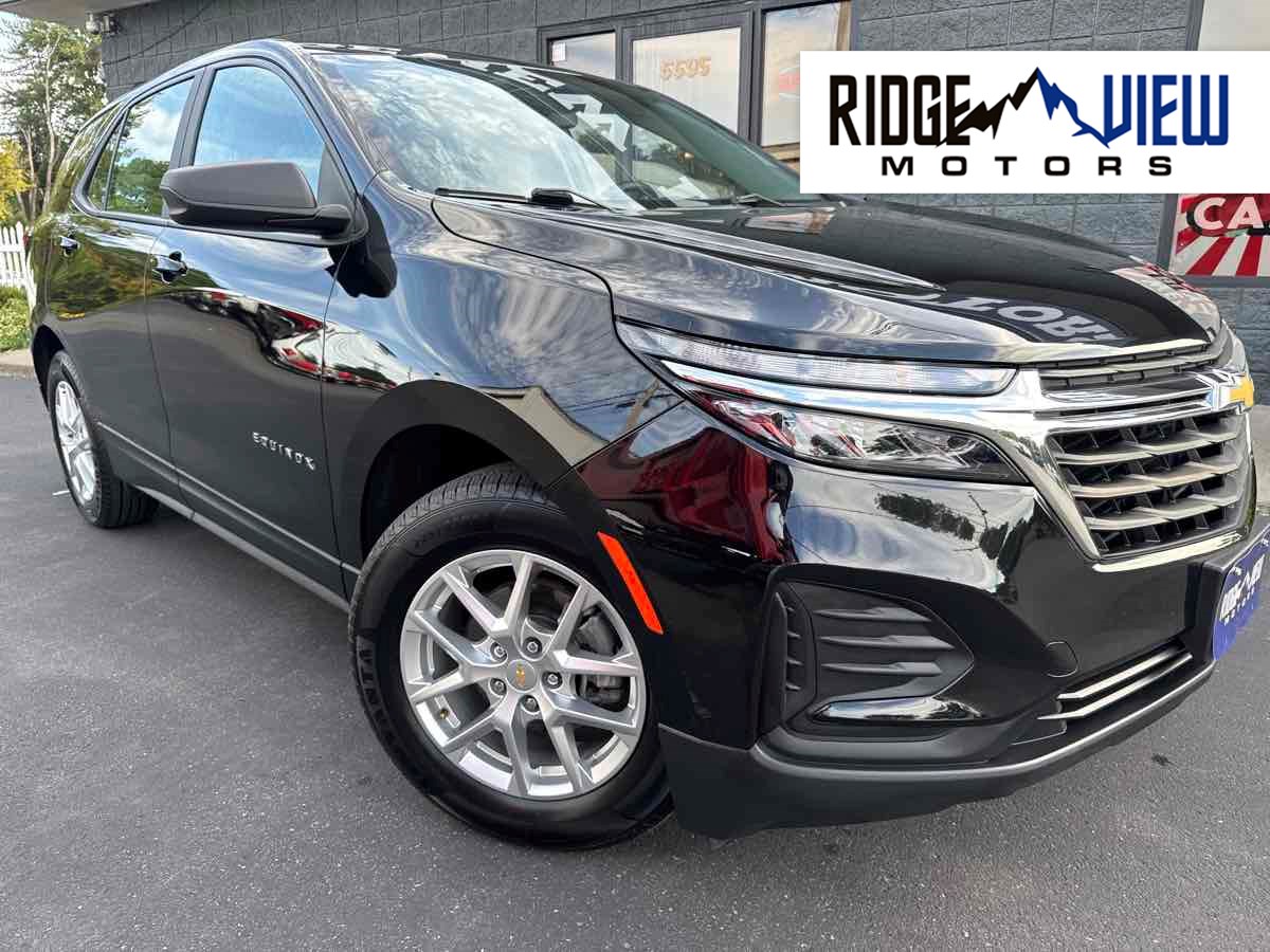 2022 Chevrolet Equinox LS's photo