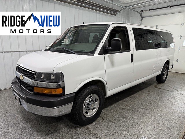 2016 Chevrolet Express Passenger LS's photo