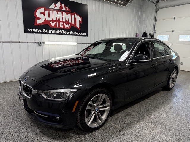 2018 BMW 3 Series 330i's photo