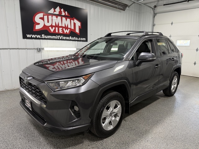 2021 Toyota RAV4 XLE's photo
