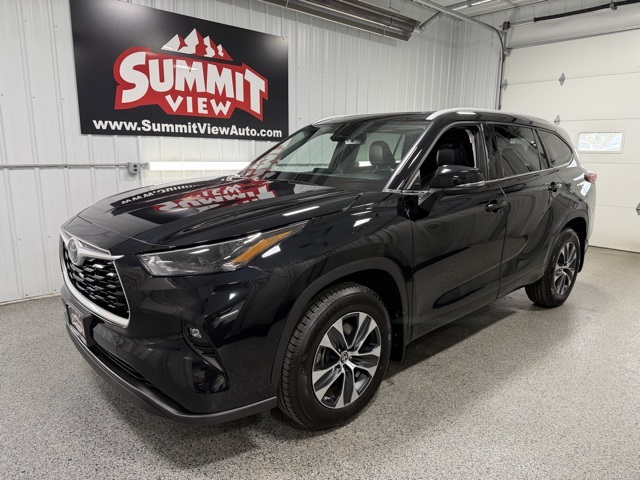 2022 Toyota Highlander XLE's photo