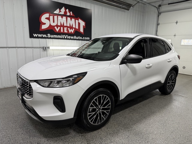 2023 Ford Escape Active's photo