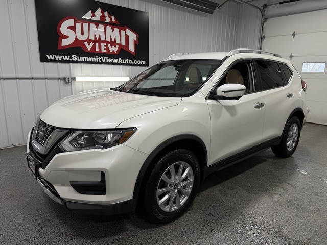 2018 Nissan Rogue SV's photo