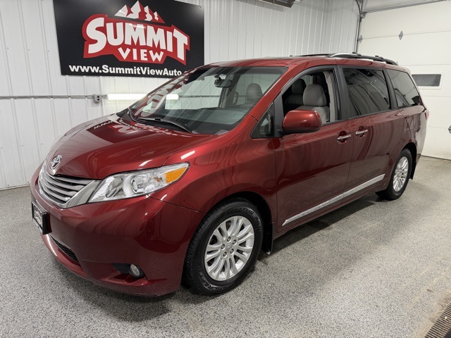 2017 Toyota Sienna XLE