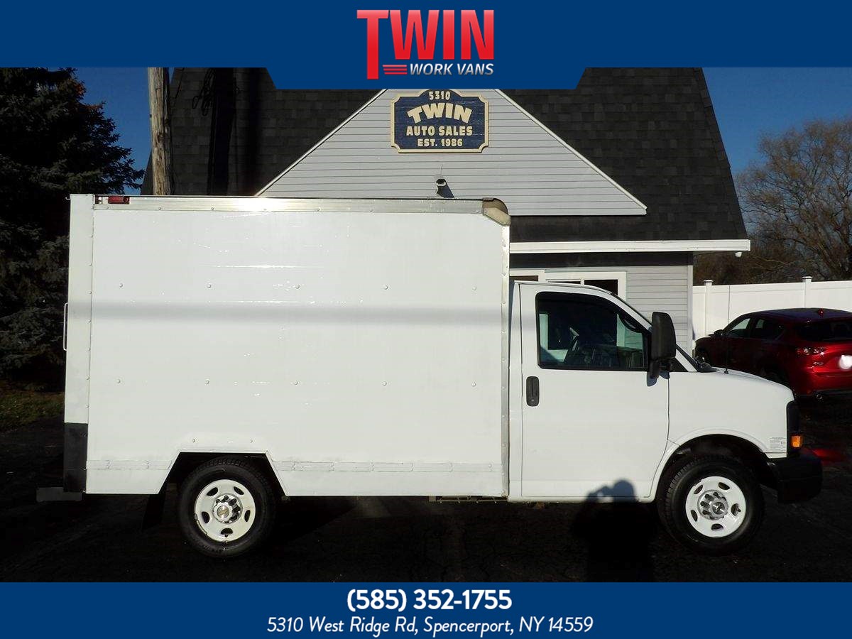 2011 GMC Savana's photo