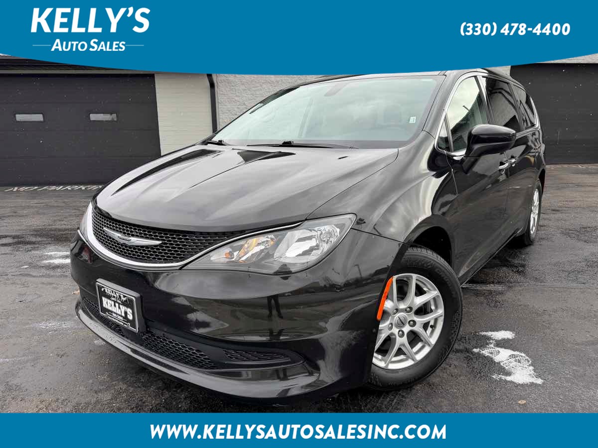 2021 Chrysler Voyager's photo