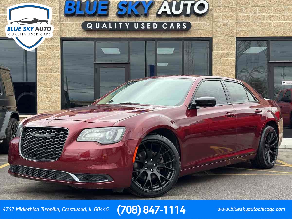 2019 Chrysler 300 Touring's photo