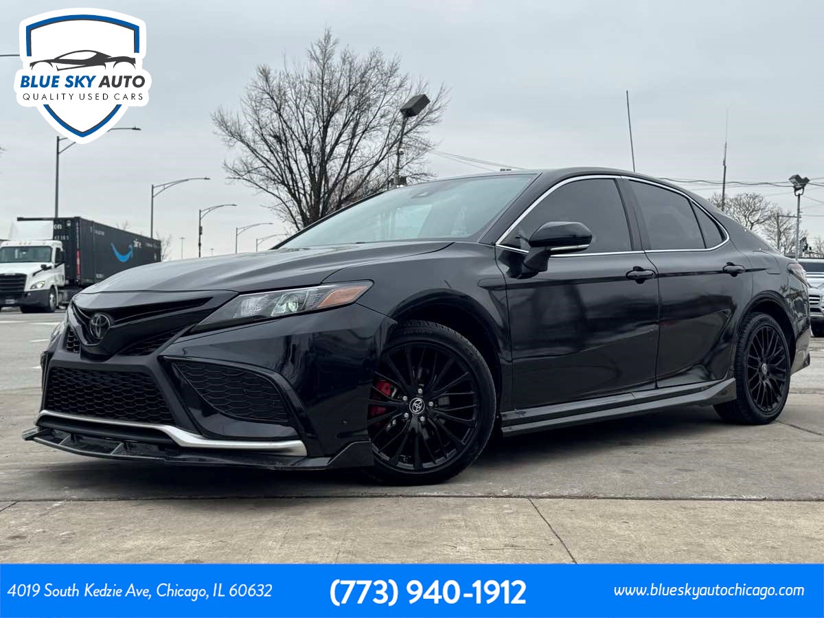 2023 Toyota Camry SE's photo