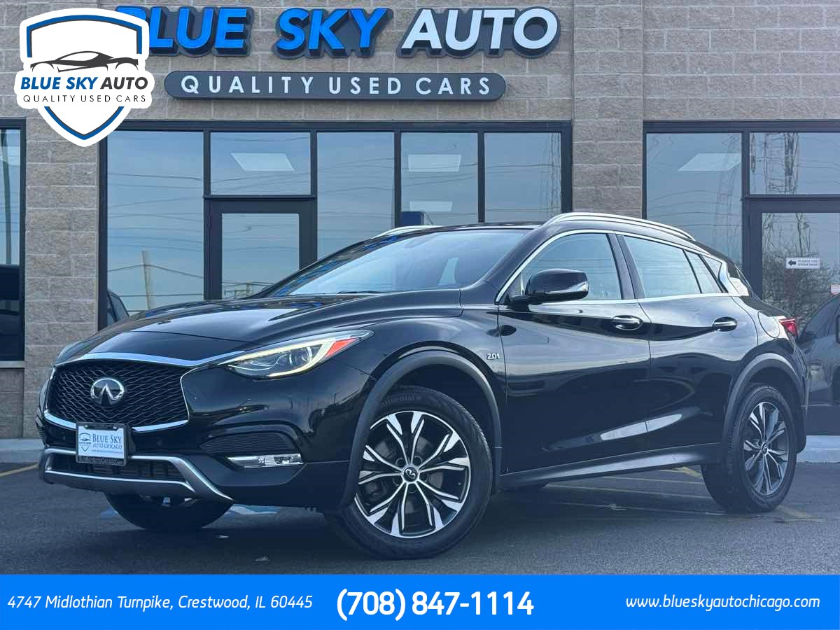 2018 INFINITI QX30 Essential's photo