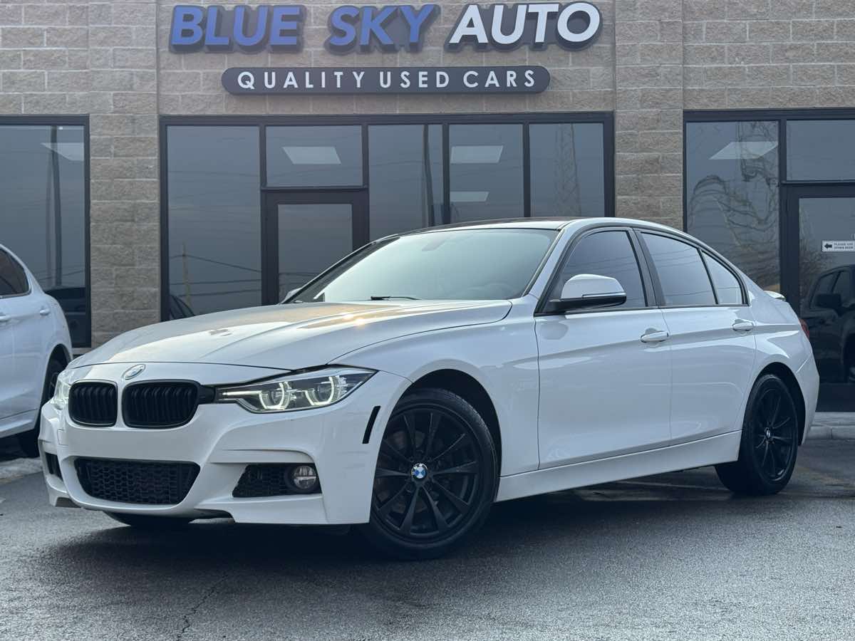 2018 BMW 3 Series 320i's photo