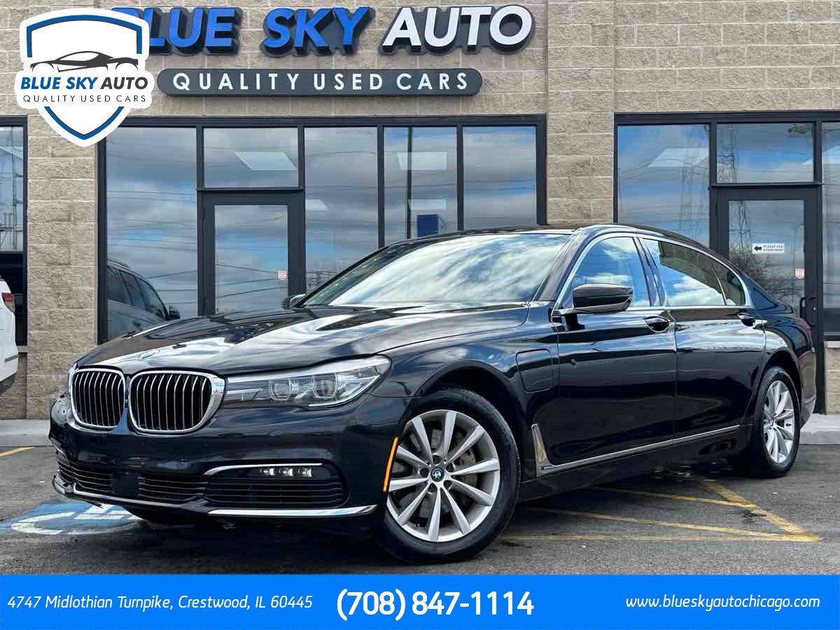 2017 BMW 7 Series 740e's photo