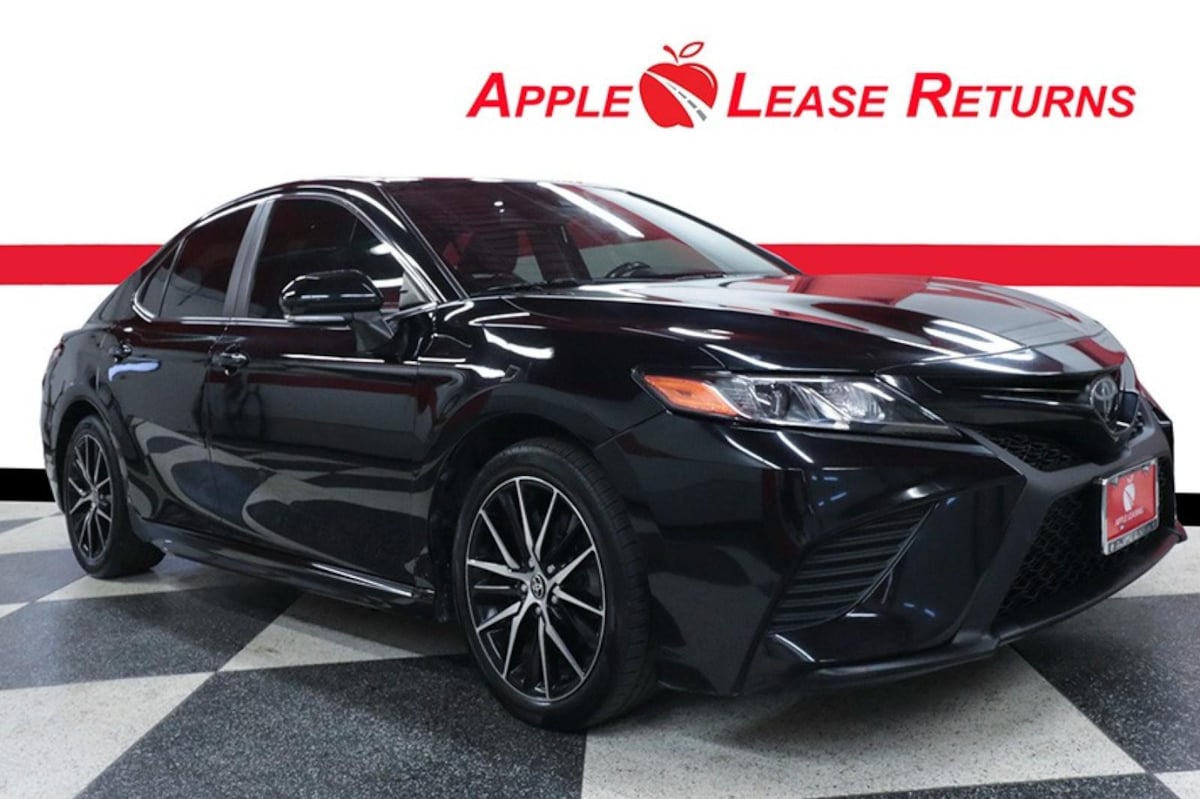 2020 Toyota Camry SE