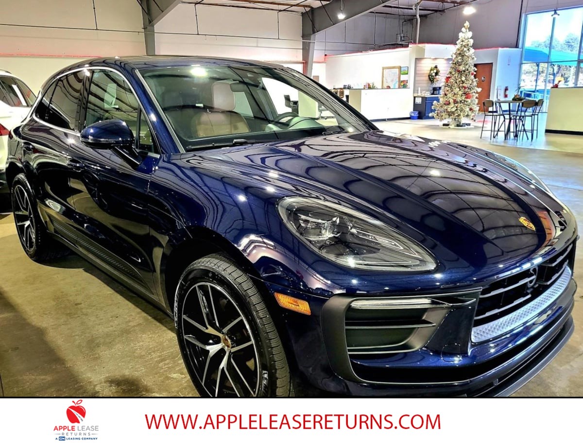2023 Porsche Macan T's photo