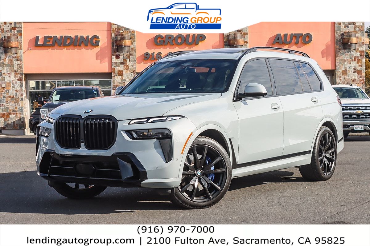 2023 BMW X7 40i's photo