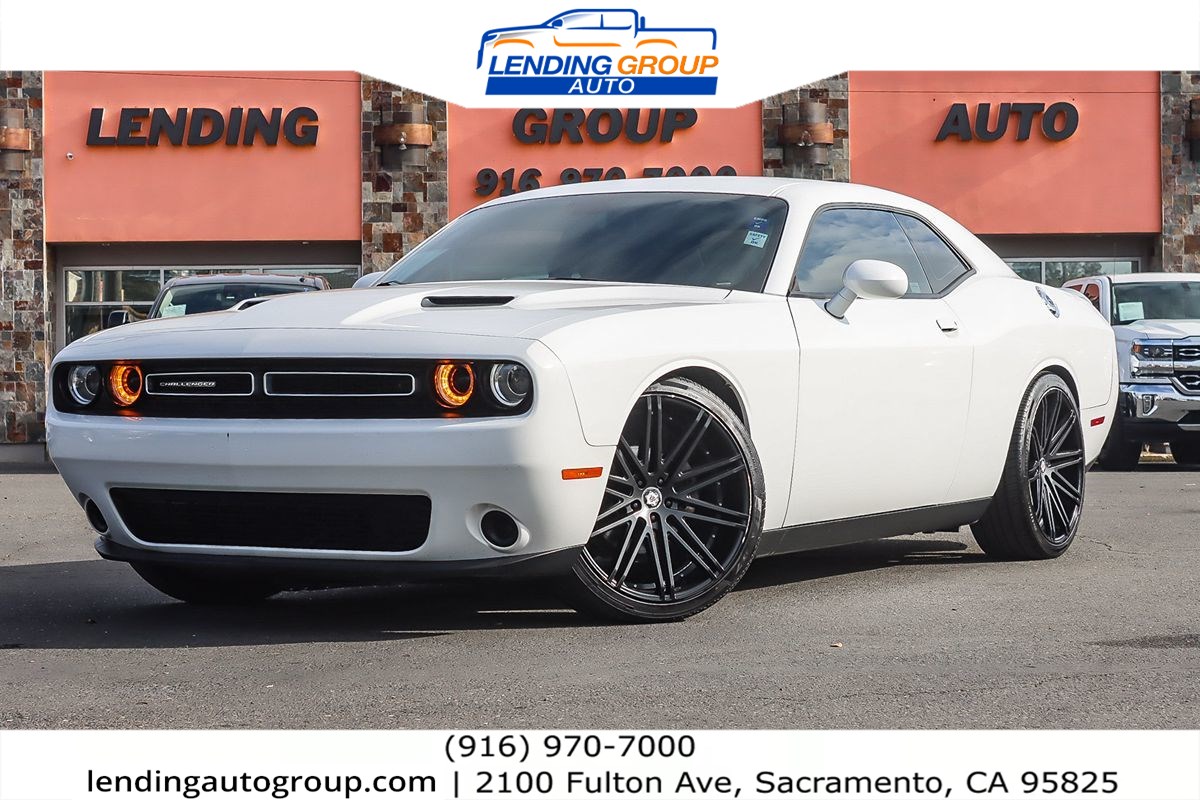 2019 Dodge Challenger SXT's photo