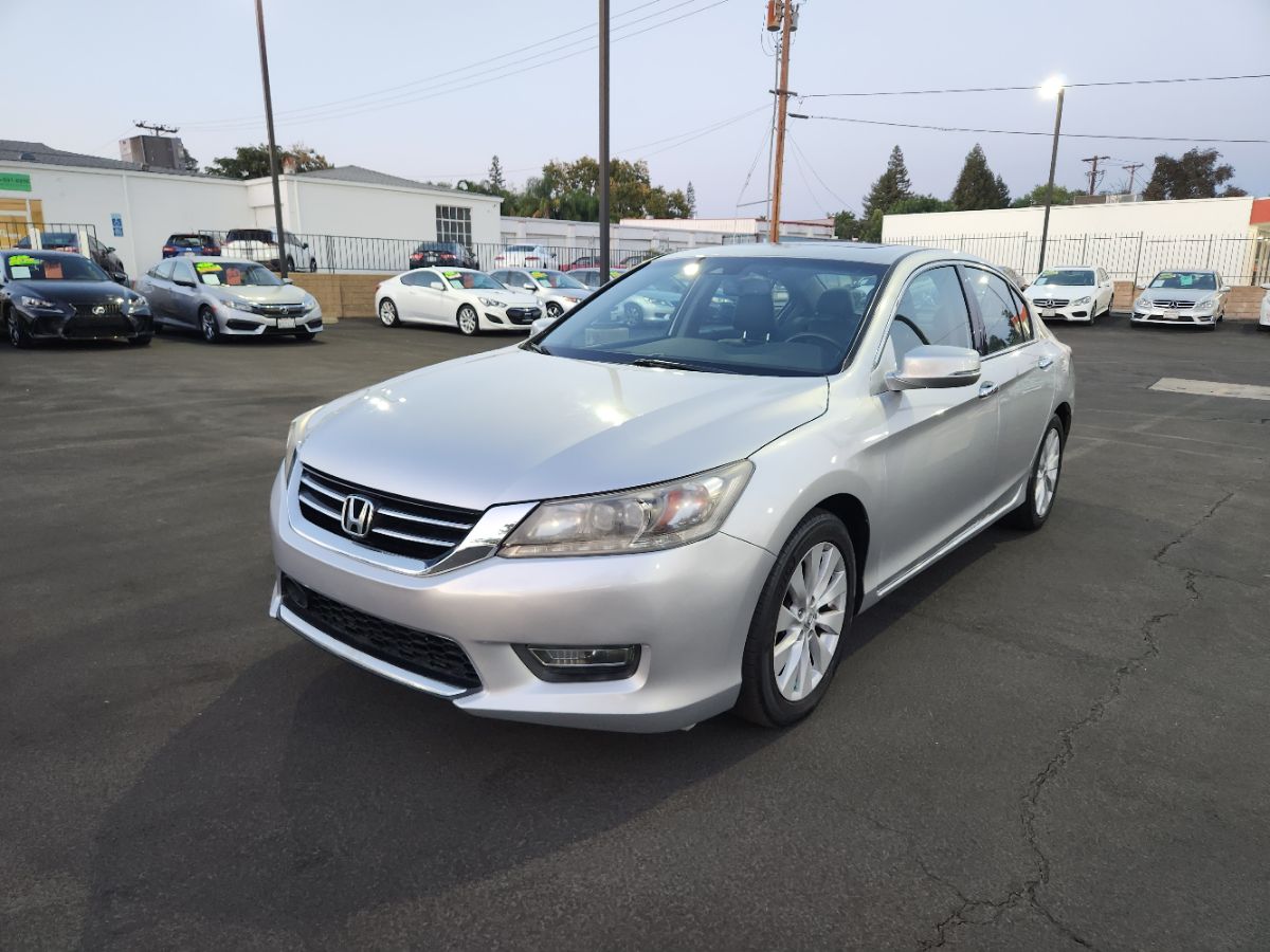 2013 Honda Accord Touring V6's photo