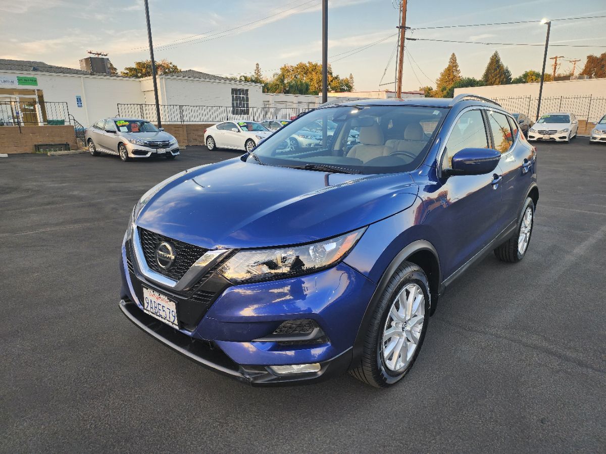 2021 Nissan Rogue Sport SV's photo