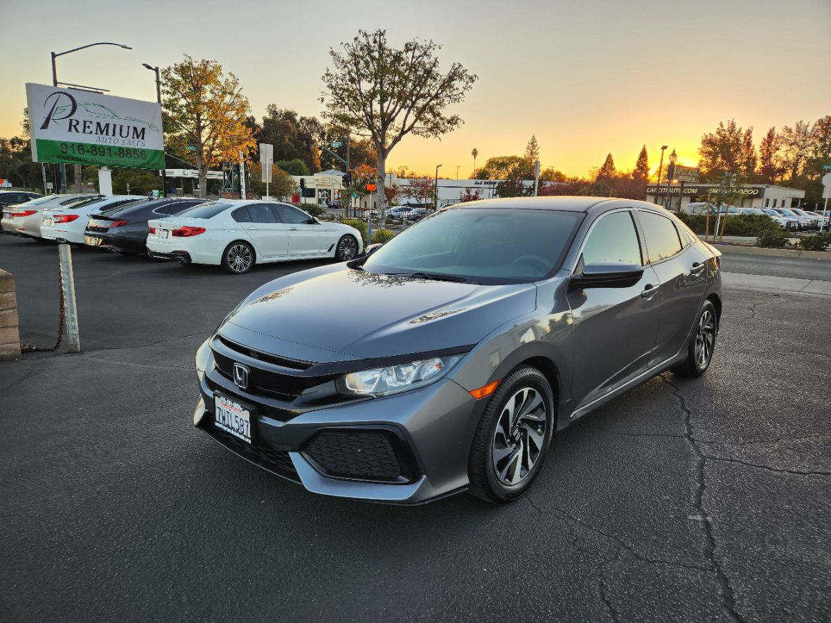 2017 Honda Civic Hatchback LX's photo