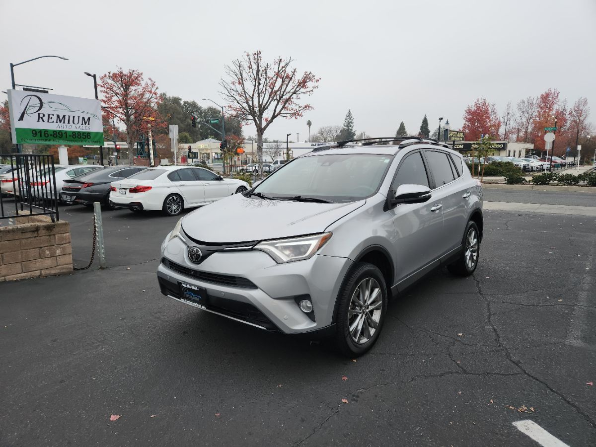 2017 Toyota RAV4 Limited's photo