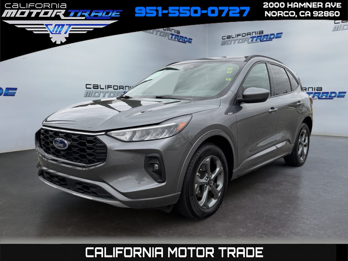 2023 Ford Escape ST-Line Select's photo