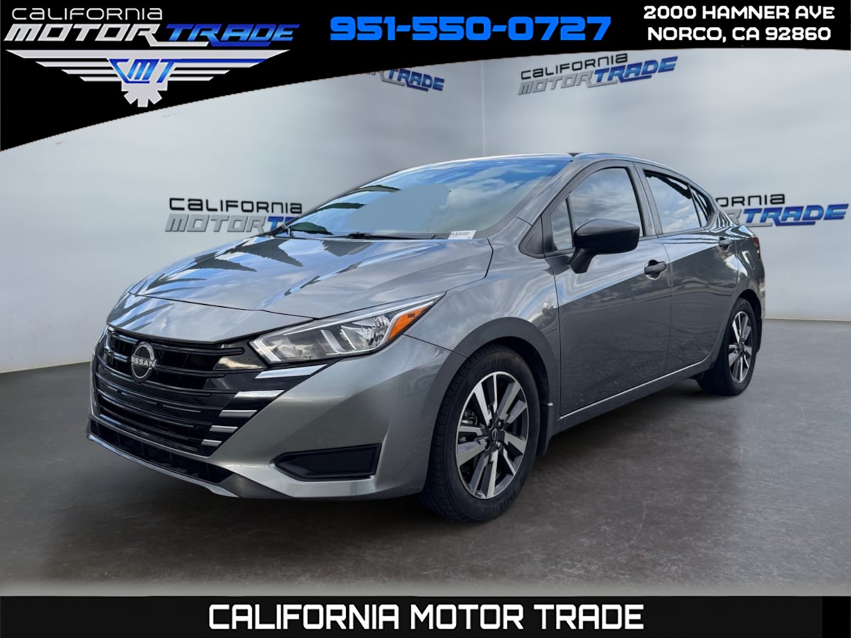 2023 Nissan Versa Sedan S's photo