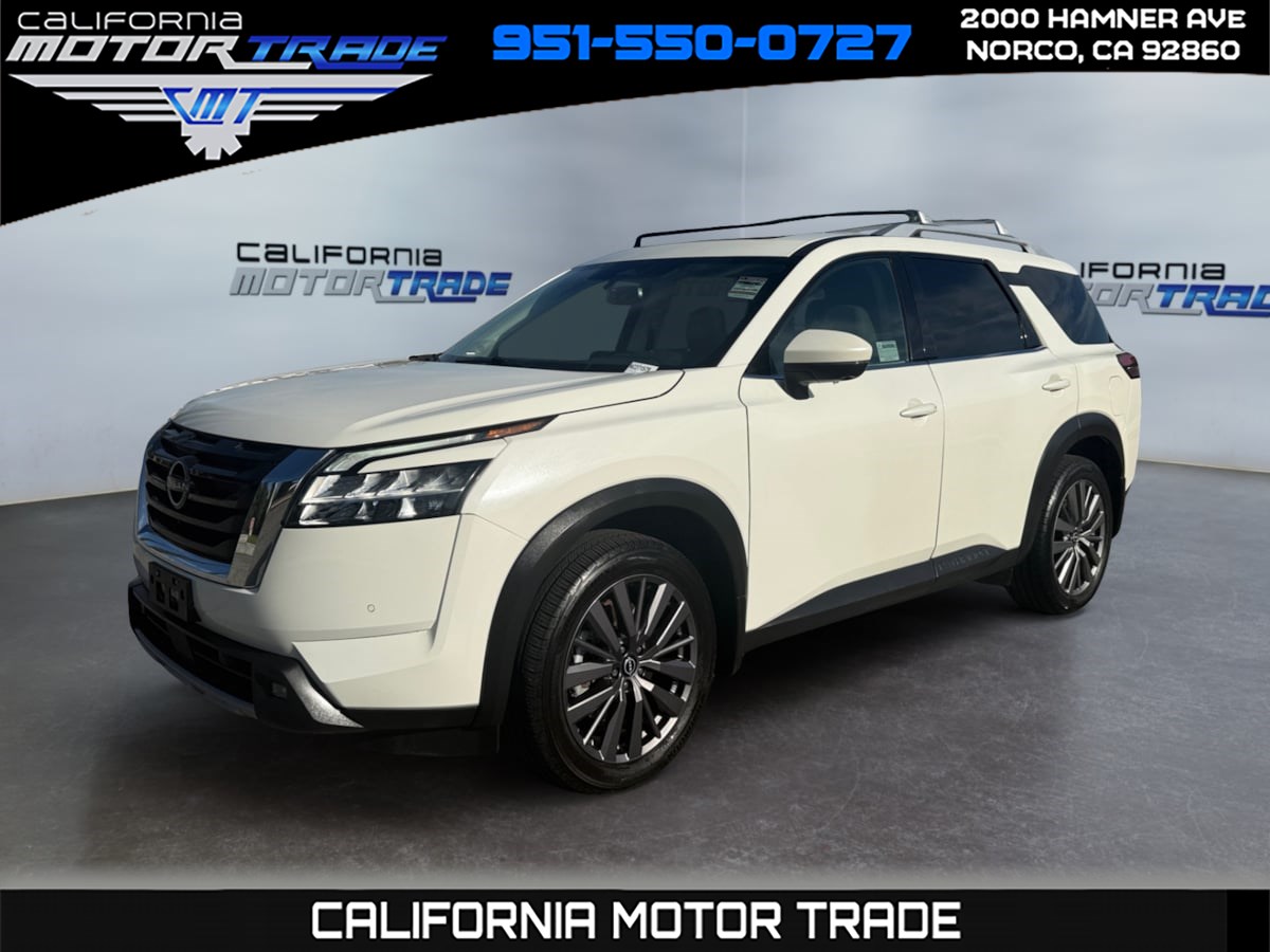 2022 Nissan Pathfinder SL's photo