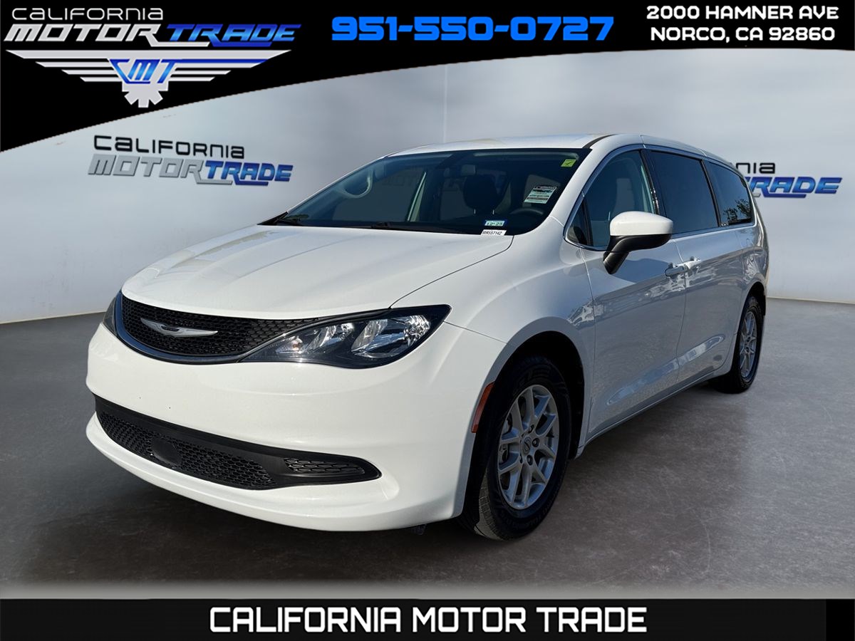 2023 Chrysler Voyager LX