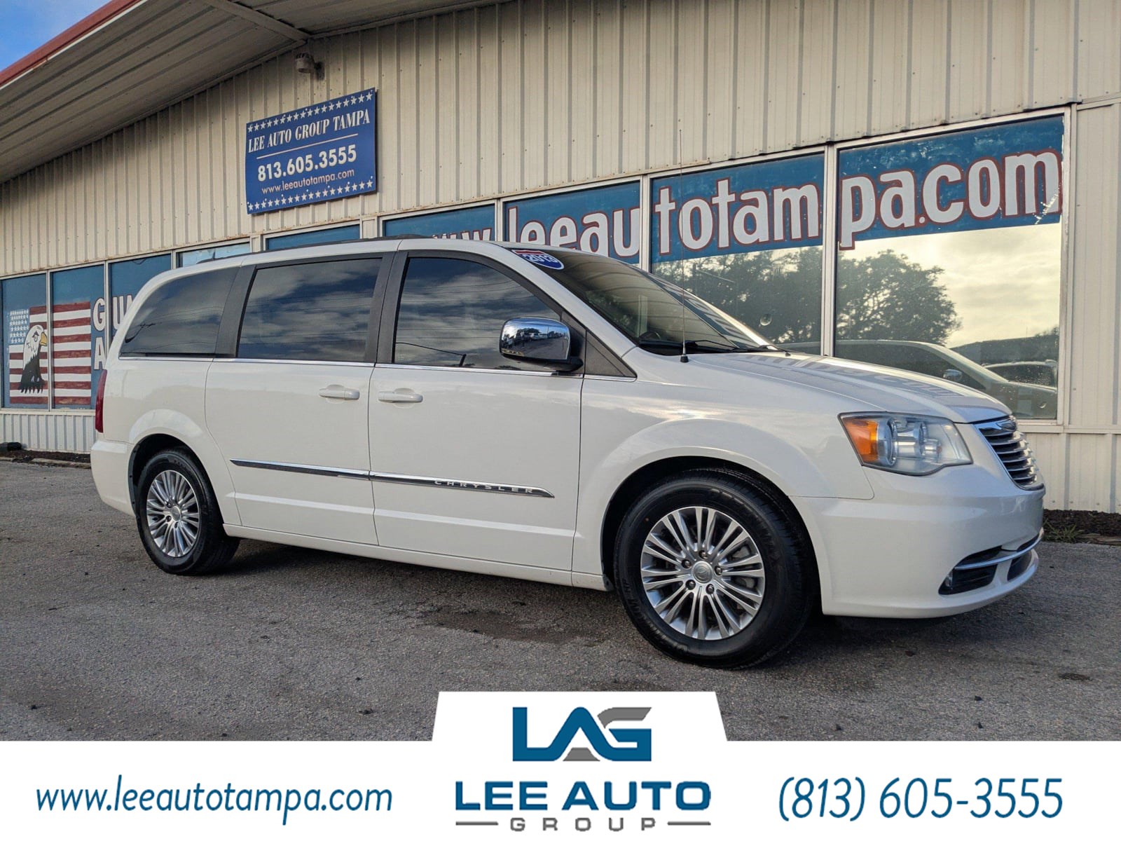 2013 Chrysler Town & Country Touring-L's photo
