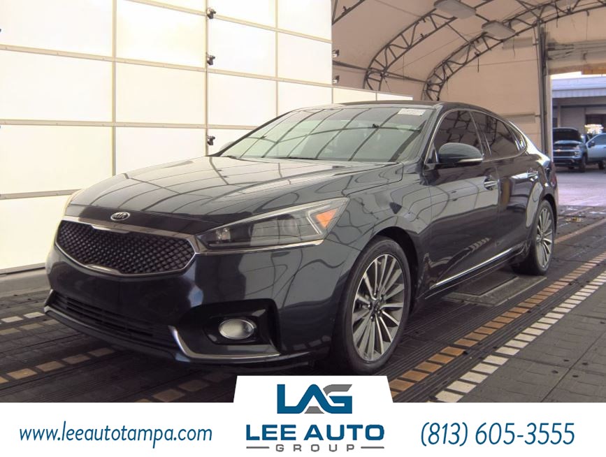 2017 Kia Cadenza Premium's photo