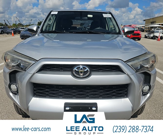 2016 Toyota 4Runner SR5's photo