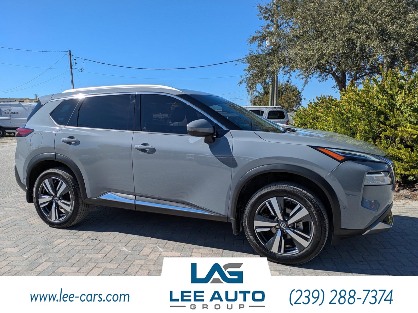 2021 Nissan Rogue Platinum's photo