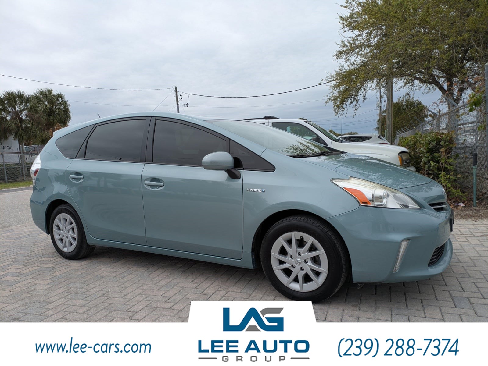2013 Toyota Prius v Five