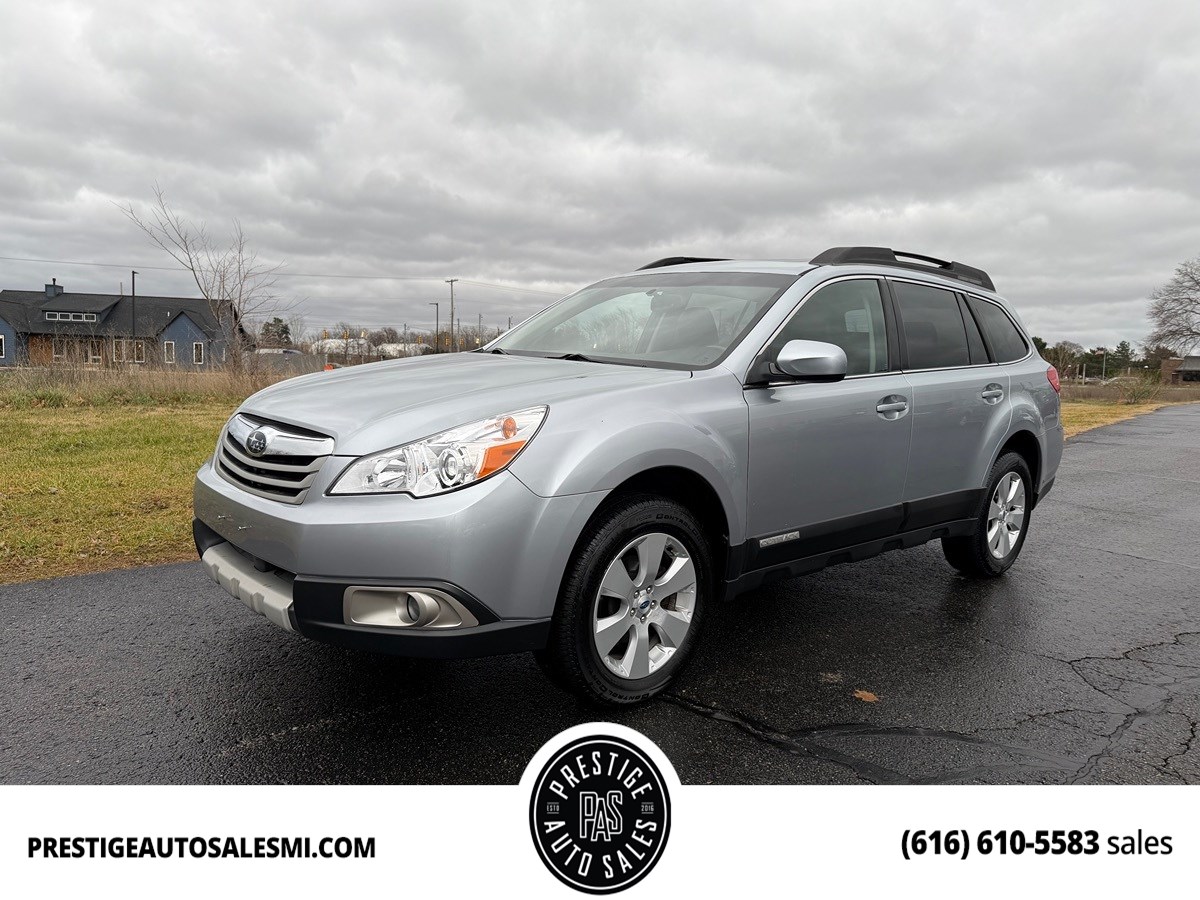 2012 Subaru Outback Limited's photo