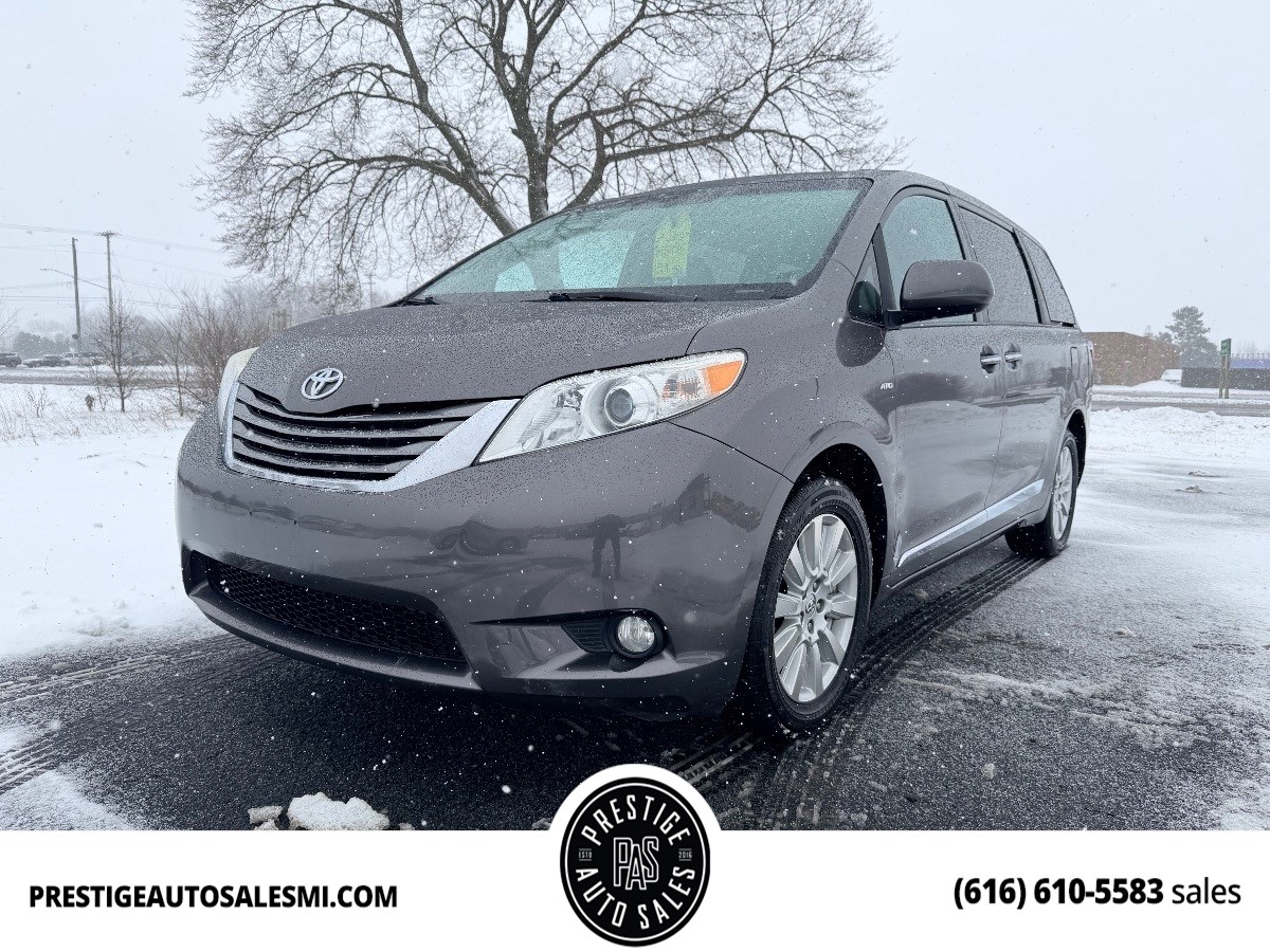 2017 Toyota Sienna XLE Premium's photo