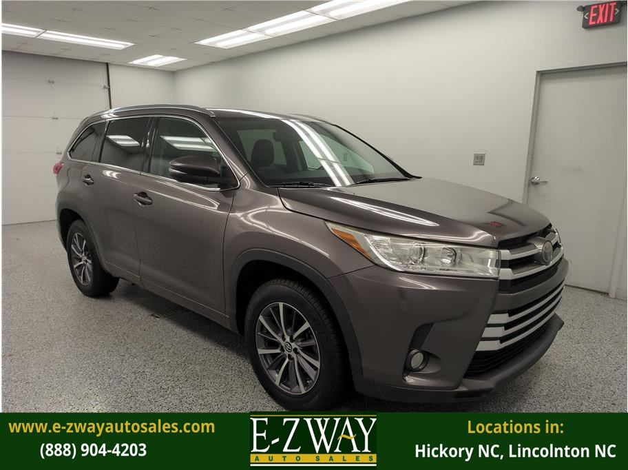 2017 Toyota Highlander XLE's photo