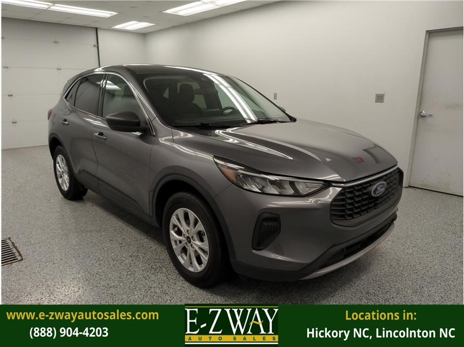 2023 Ford Escape Active's photo