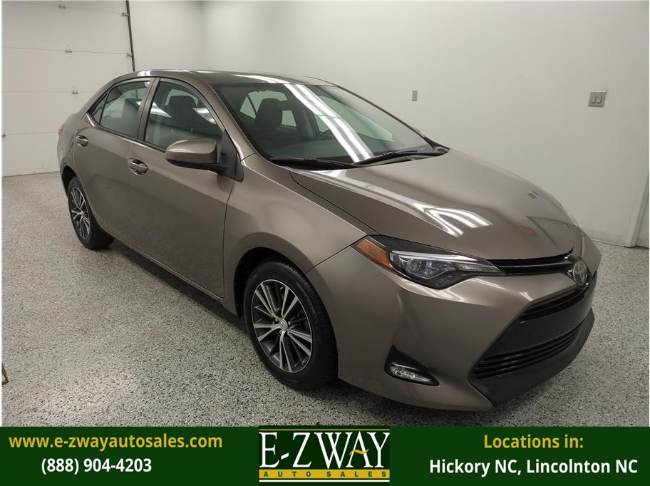 2017 Toyota Corolla SE's photo