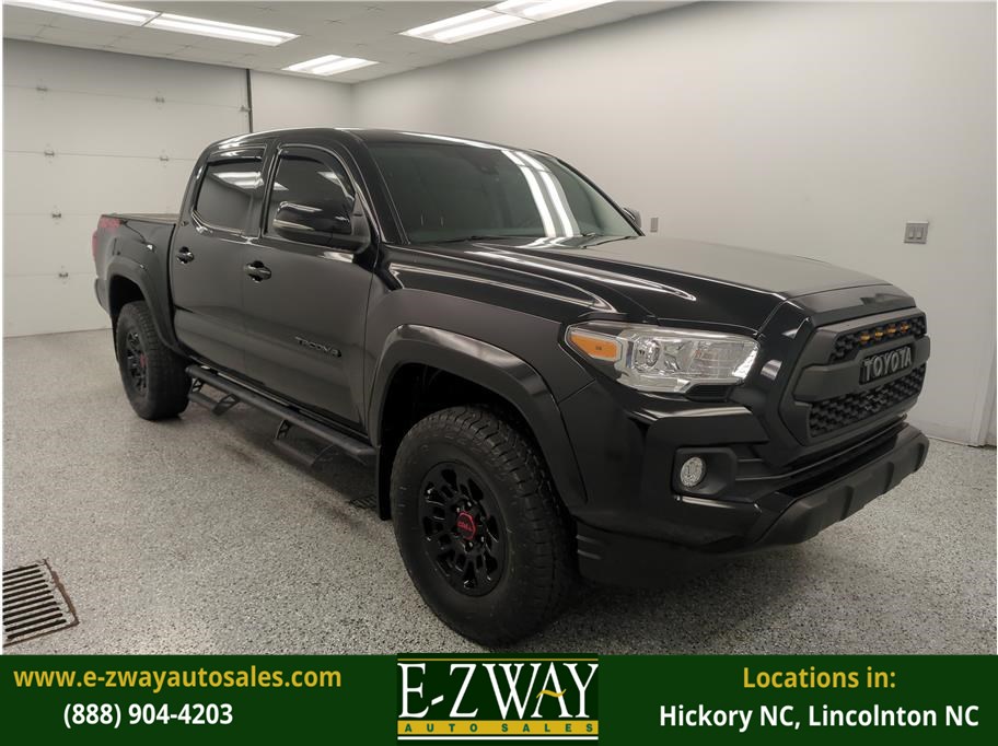 2022 Toyota Tacoma SR5's photo