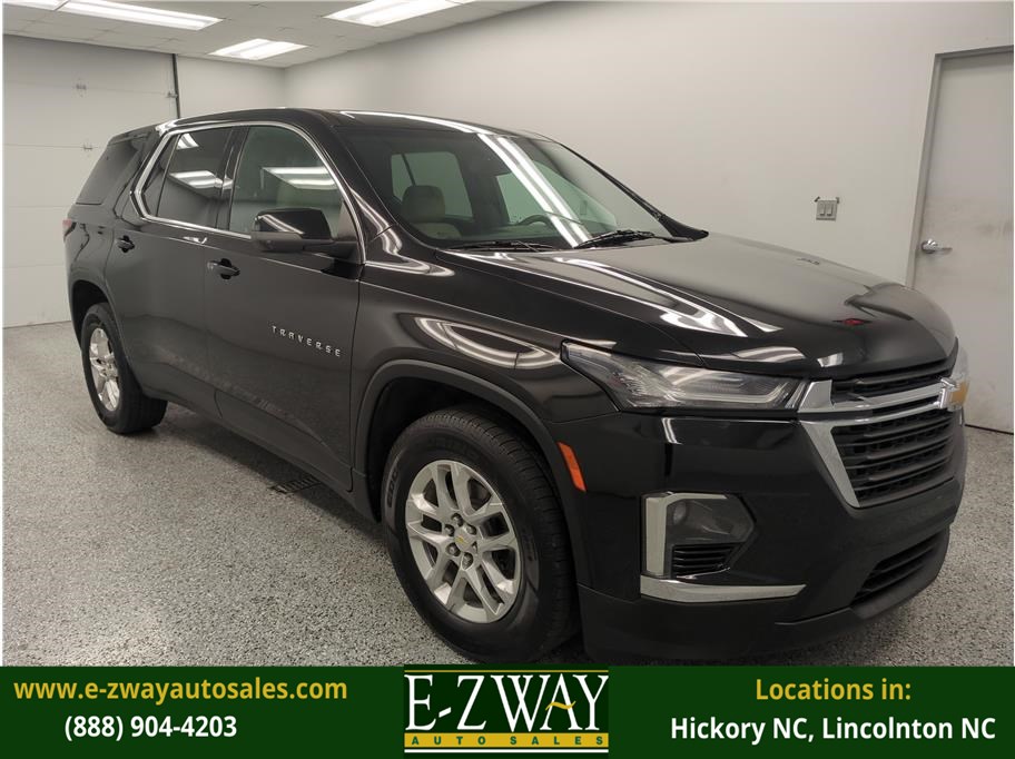2022 Chevrolet Traverse LS's photo